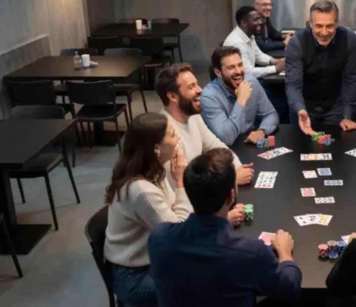 Galerie z offline pokerových večerů u stolů v Kout Chuti